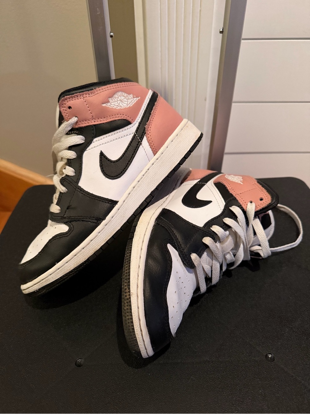 Nike Kids Mid/High-Top Sneakers in Black, White & Pink